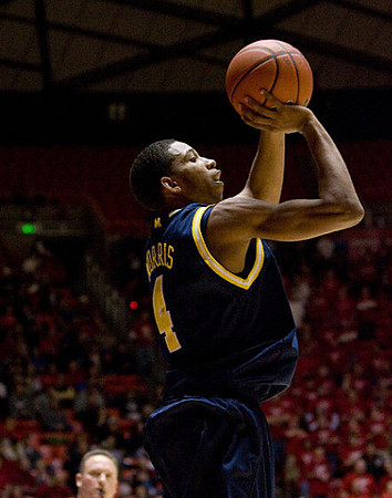 Darius Morris (4)
