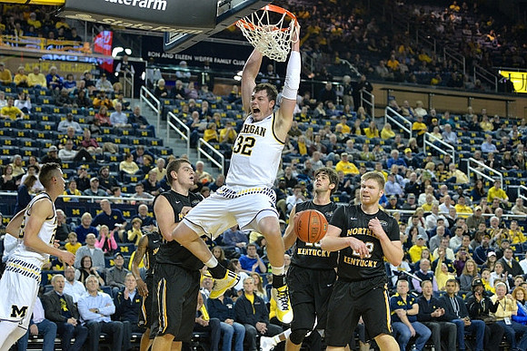 Duncan Robinson (22) and Ricky Doyle (32)