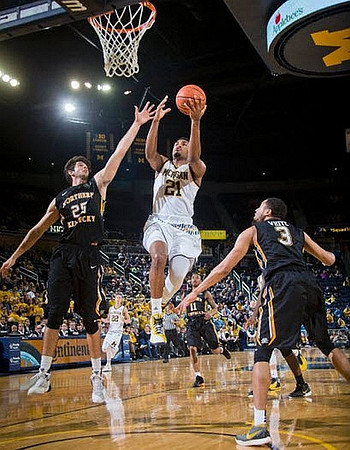 Duncan Robinson (22) and Zak Irvin (21)
