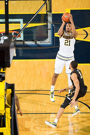 Zak Irvin (21)