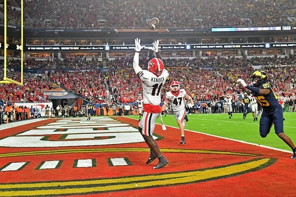 Erick All (83) and Daylen Baldwin (85)