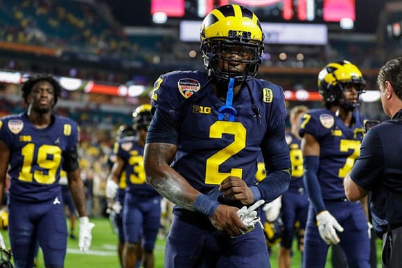 Rod Moore (19), Brad Hawkins (2), and Makari Paige (7)