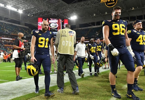 Brad Robbins (91), Julius Welschof (96), Christian Boivin (40), Jaylen Harrell (32), and William Wagner (49)