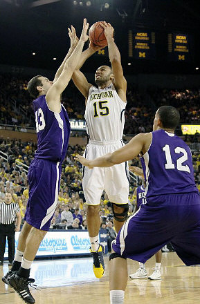 Jon Horford (15)