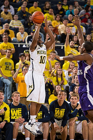 Derrick Walton Jr. (10)