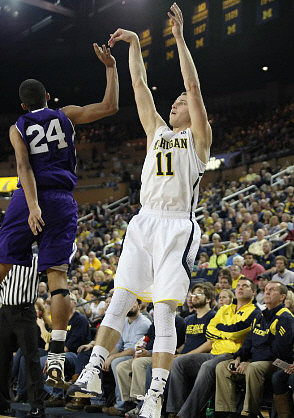 Nik Stauskas (11)
