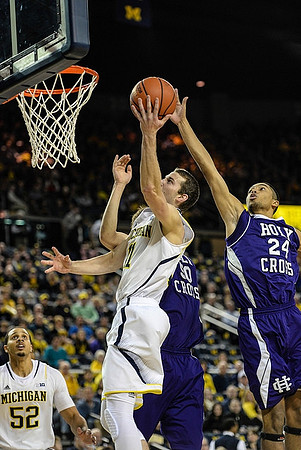 Jordan Morgan (52) and Nik Stauskas (11)