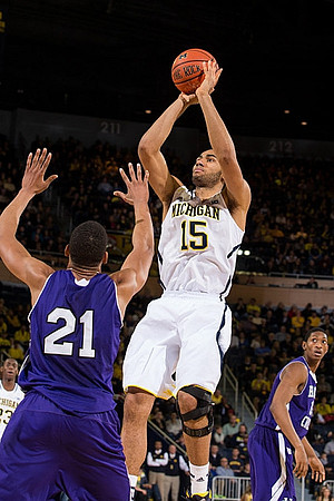 Jon Horford (15)