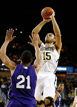 Jon Horford (15)