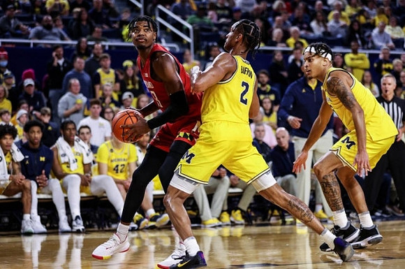 Kobe Bufkin (2) and Terrance Williams II (5)