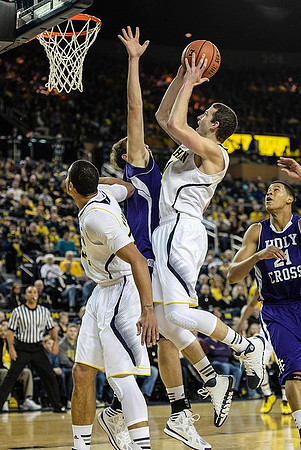 Jordan Morgan (52) and Nik Stauskas (11)