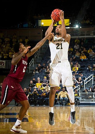 Zak Irvin (21)