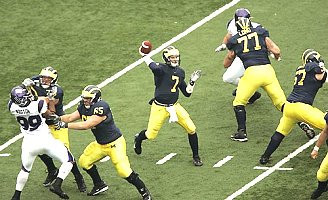 Chad Henne, Alex Mitchell, Justin Boren, Jake Long, and Adam Kraus