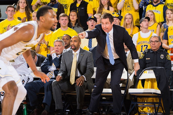Zak Irvin (21), Jeff Meyer, Saddi Washington, and Billy Donlon