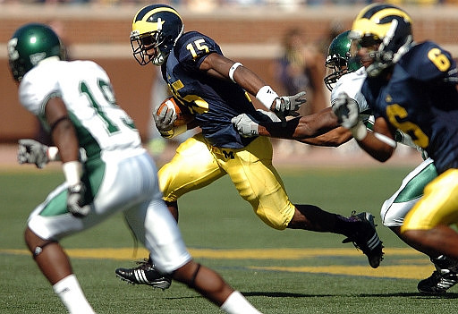 Michael Cox (15) and Je'Ron Stokes (6)