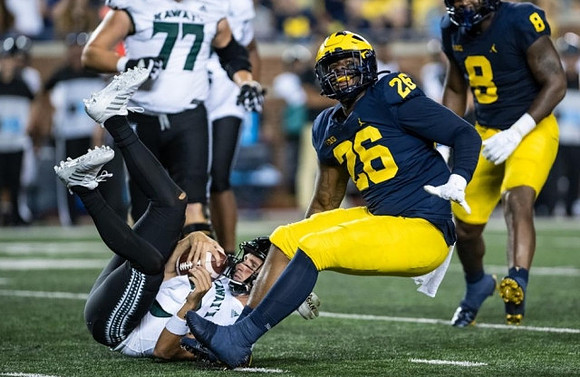Rayshaun Benny (26) and Derrick Moore (8)
