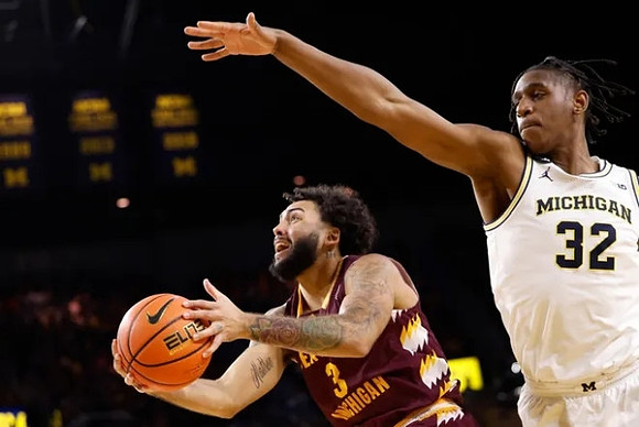 Tarris Reed Jr. (32)