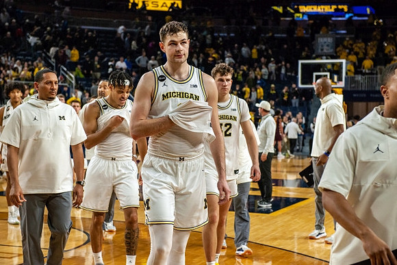 Michigan Team and Dug McDaniel (0)