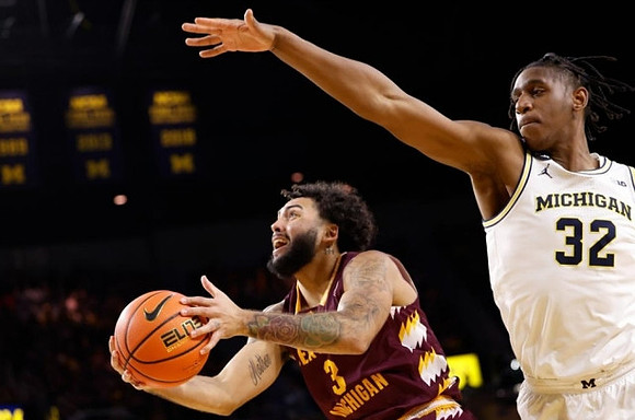 Tarris Reed Jr. (32)