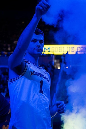 Hunter Dickinson (1)