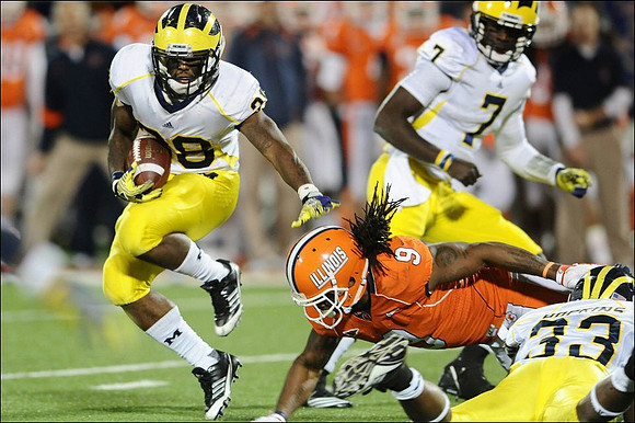 Fitzgerald Toussaint (28), Devin Gardner (7), and Stephen Hopkins (33)