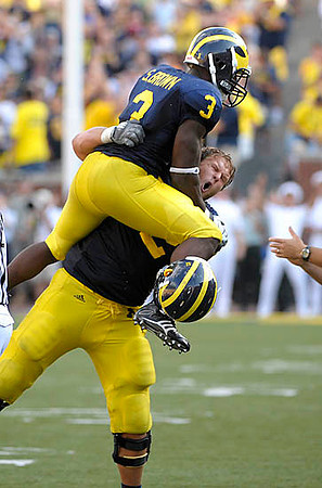 Stephen Schilling (52) and Stevie Brown (3)