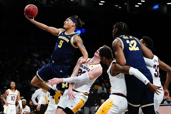 Terrance Williams II (5) and Tarris Reed Jr. (32)
