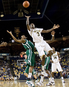 Manny Harris (3) and DeShawn Sims (34)