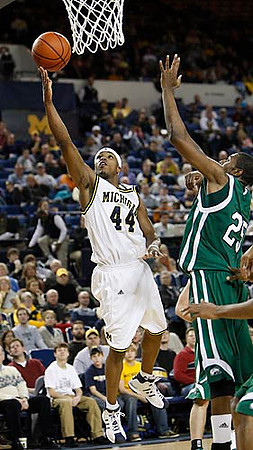 Kelvin Grady (44)