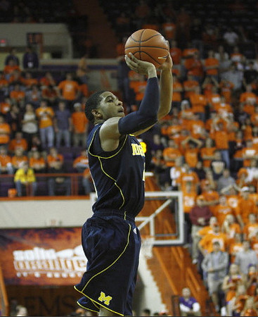 Darius Morris (4)