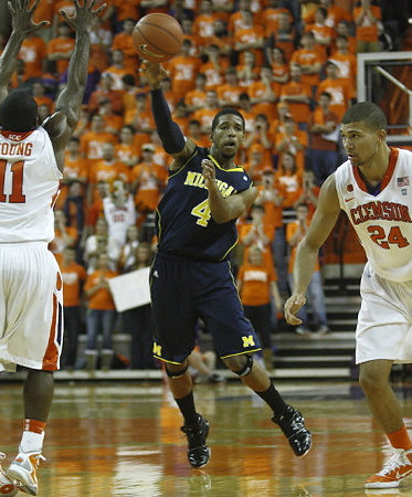 Darius Morris (4)