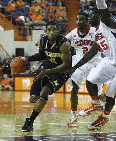 Darius Morris (4)