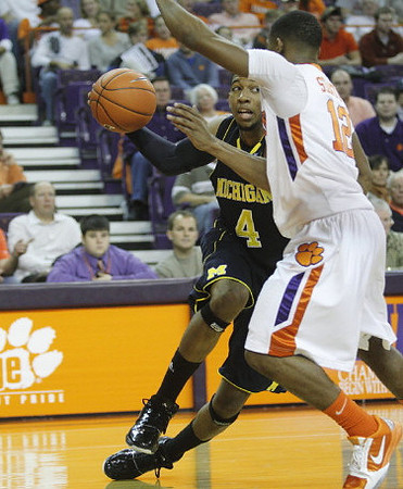 Darius Morris (4)