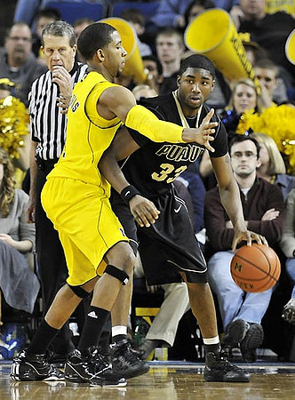 Darius Morris (4)