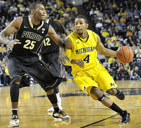 Darius Morris (4)