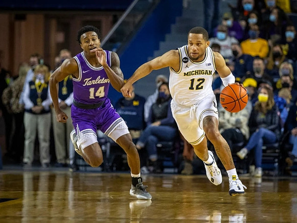 DeVante' Jones (12)