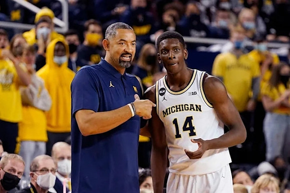 Juwan Howard and Moussa Diabate (14)