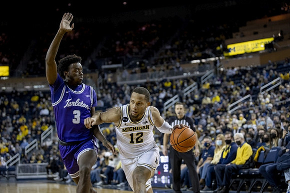 DeVante' Jones (12)