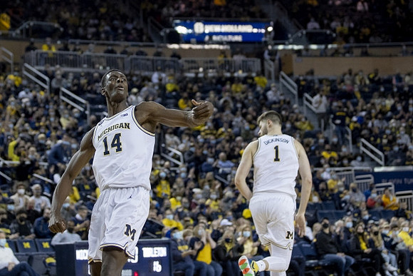 Moussa Diabate (14) and Hunter Dickinson (1)