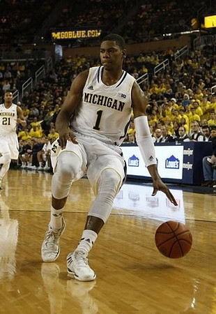 Glenn Robinson III (1) and Zak Irvin (21)