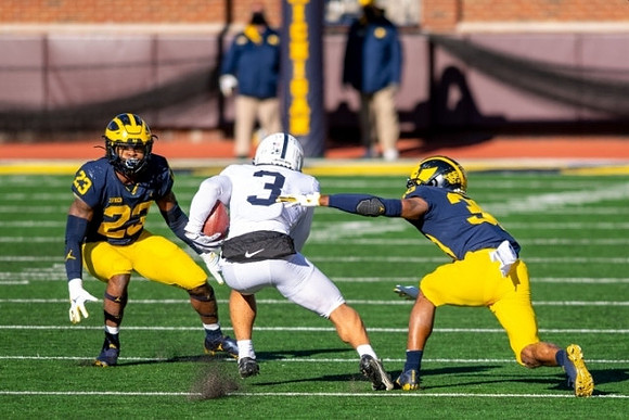 Michael Barrett (23) and Daxton Hill (30)