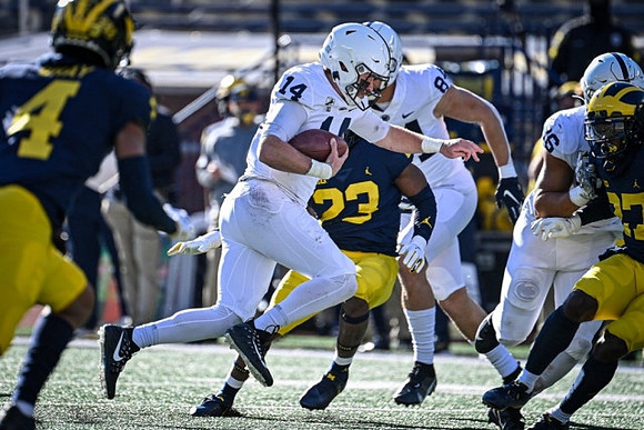 Vincent Gray (4), Michael Barrett (23), and Hunter Reynolds (27)