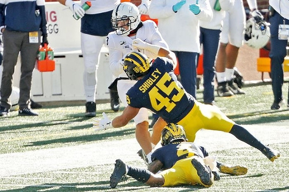 Adam Shibley (45) and Vincent Gray (4)