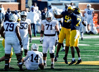 Taylor Upshaw (91) and Makari Paige (7)