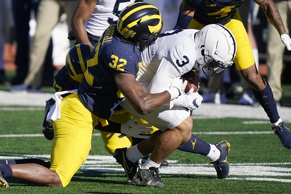 Jonathan Lampani (37) and Jaylen Harrell (32)