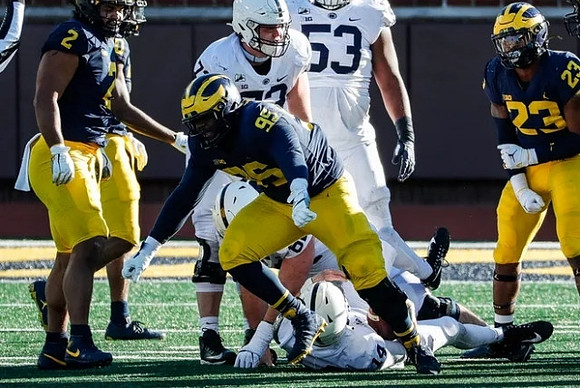 Carlo Kemp (2), Donovan Jeter (95), and Michael Barrett (23)