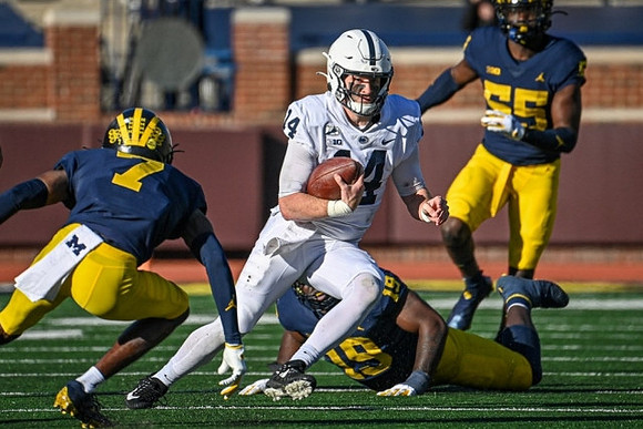 Makari Paige (7), Kwity Paye (19), and David Ojabo (55)