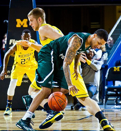 Caris LeVert (23) and Max Bielfeldt (44)