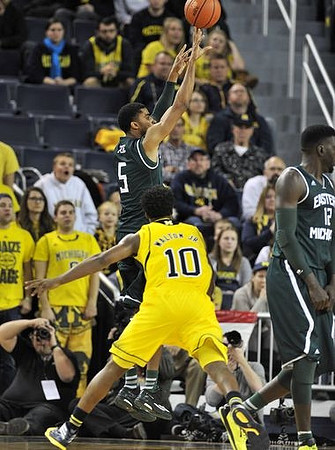 Derrick Walton Jr. (10)
