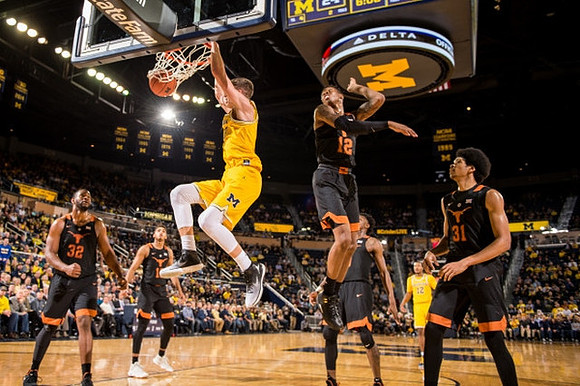 Moritz Wagner (13) and Muhammad-Ali Abdur-Rahkman (12)